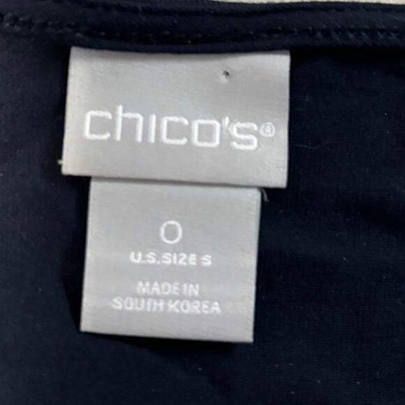 Chico's Top Women Size Small Navy Blue Scoopneck Floral Print Lightweight Comfy - Picture 3 of 9